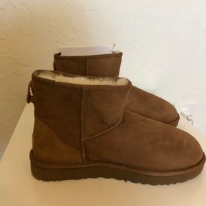 UGG® Women's Classic II Mini Boots (Never Worn)